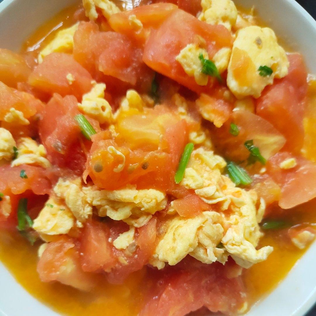 番茄炒鸡蛋（超浓的番茄味）