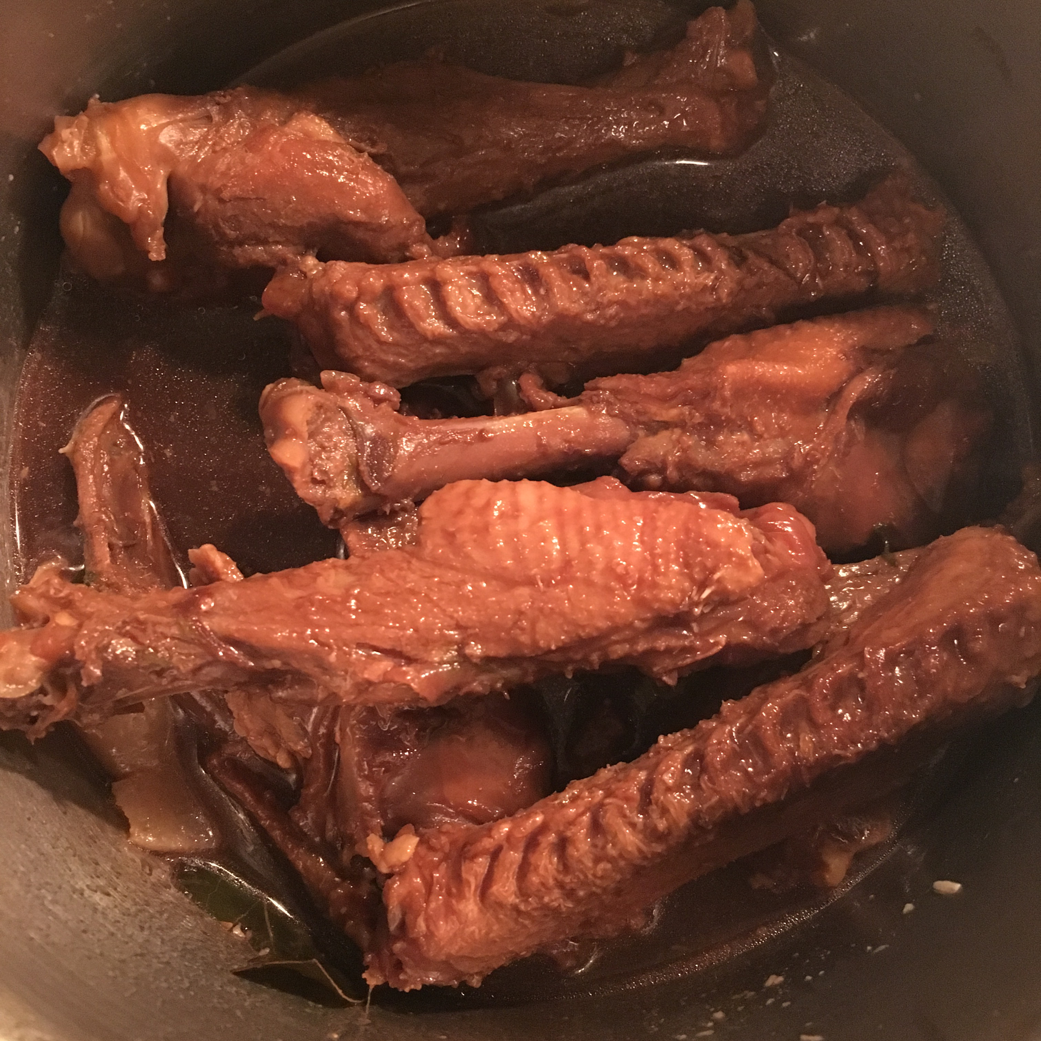卤鸭翅（鸡爪，各种卤制品）