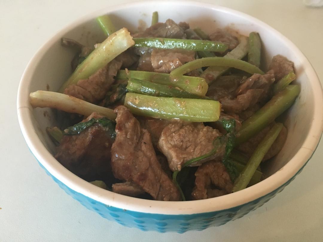 芹菜炒牛肉【附让牛肉嫩嫩的小秘密】
