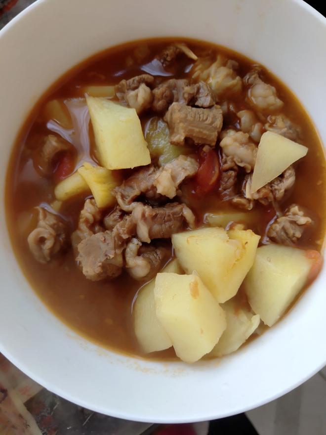 砂锅西红柿土豆牛腩汤的做法