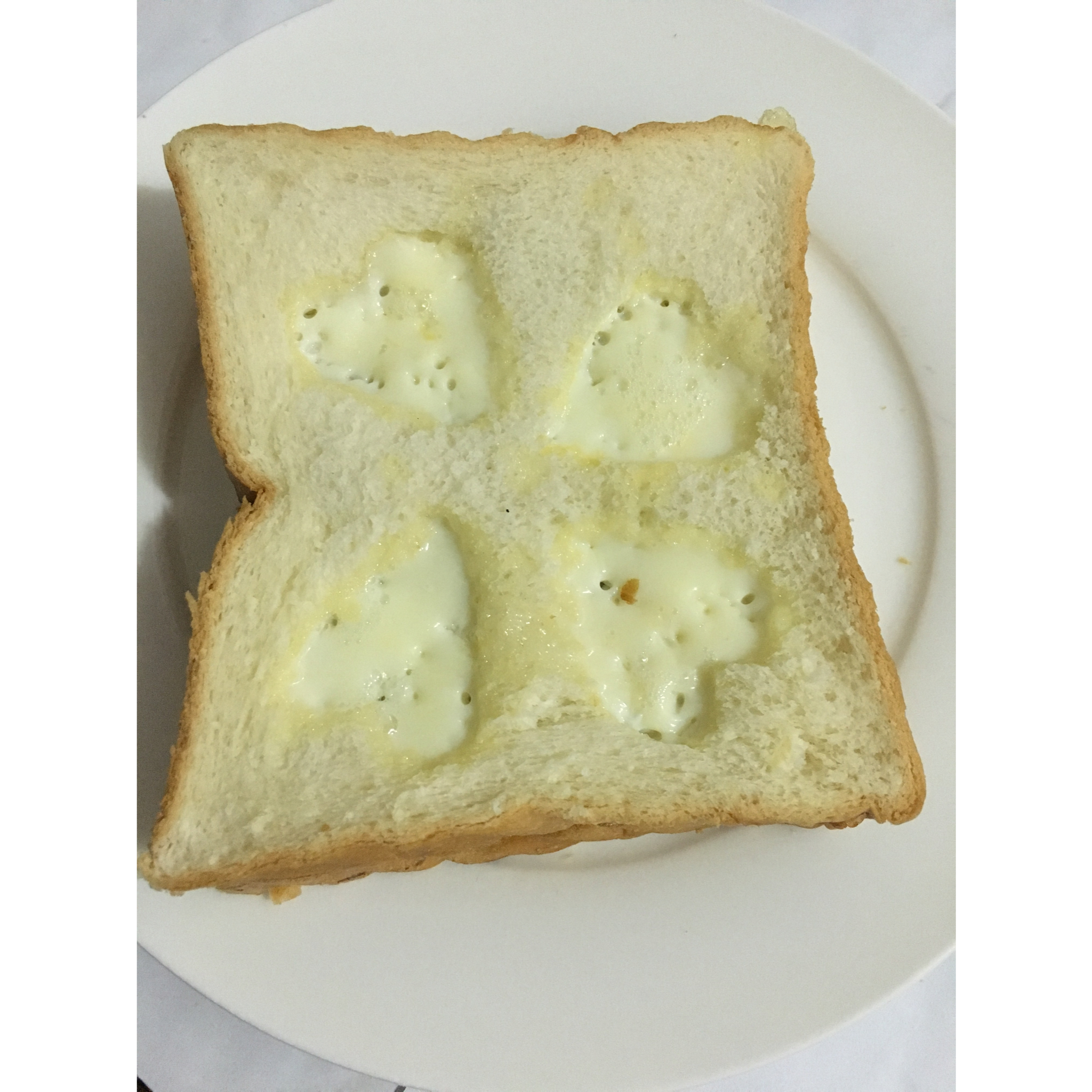 心形煎蛋吐司