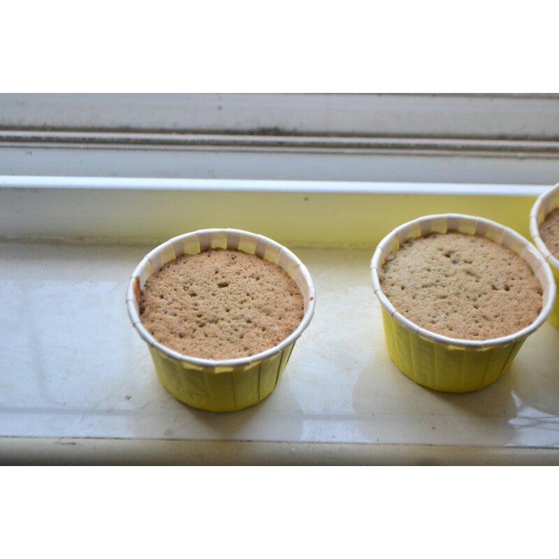 黑芝麻海绵杯子蛋糕