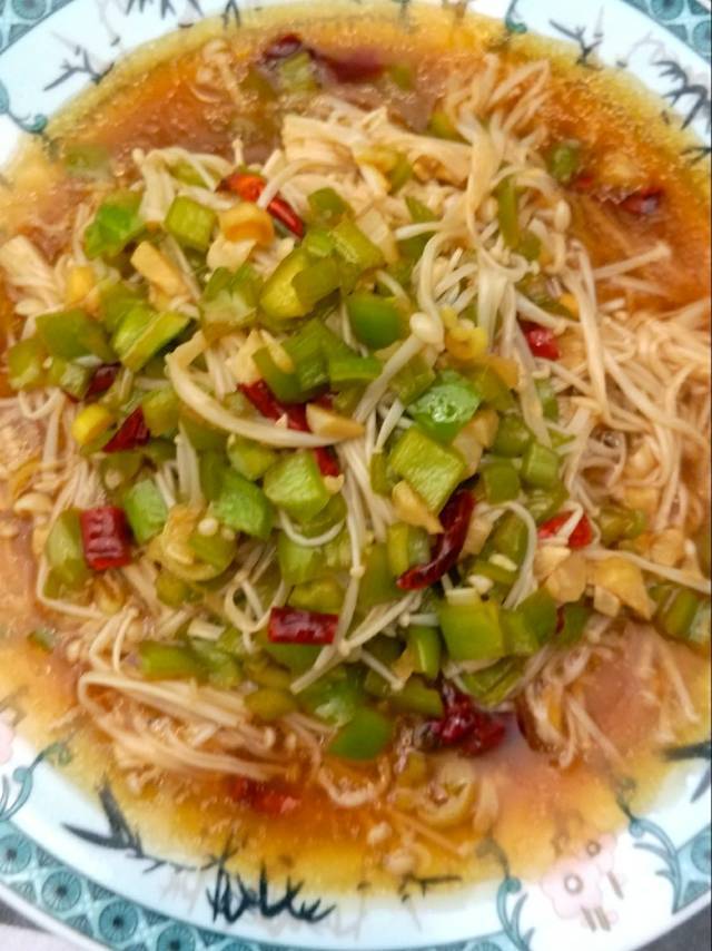 凉拌金针菇