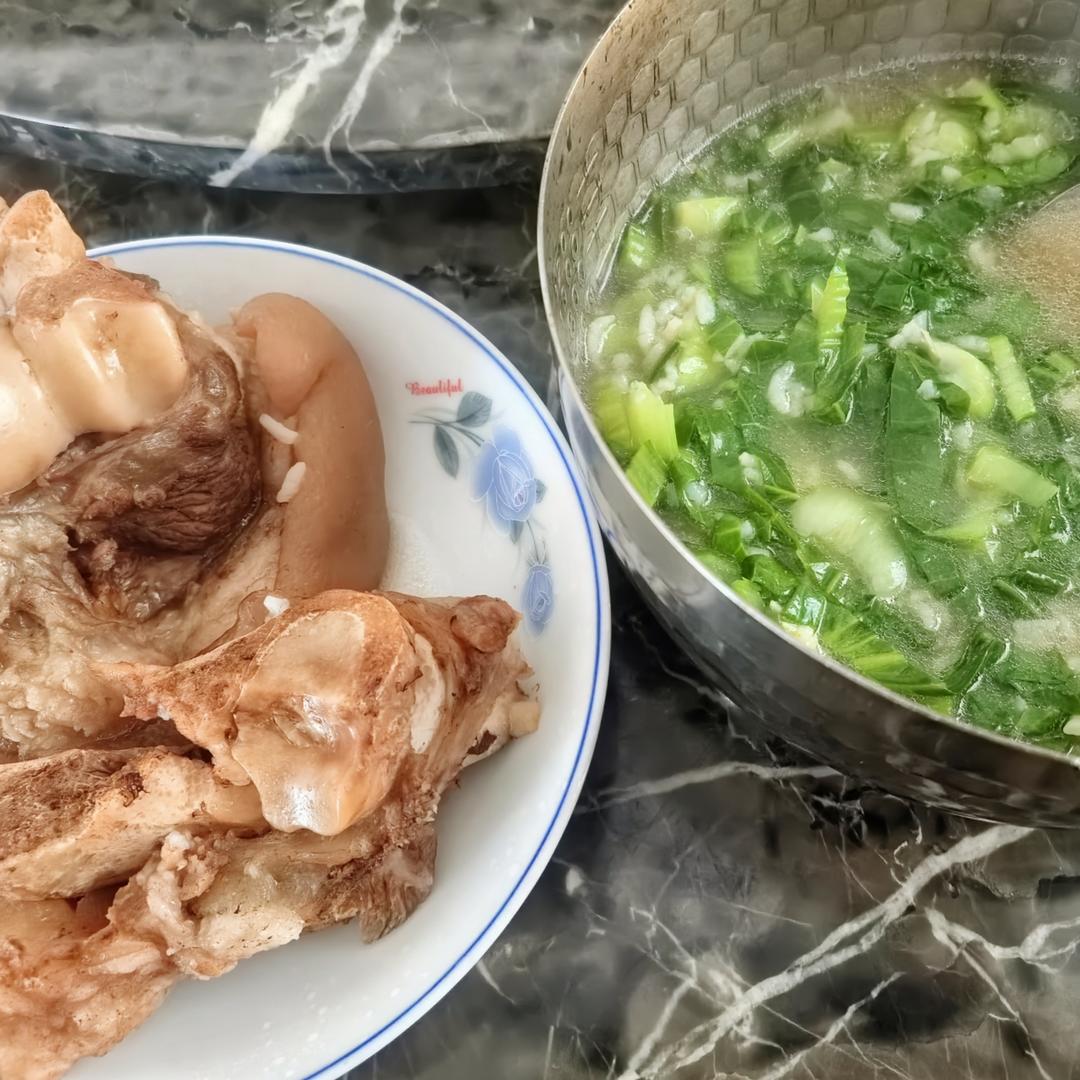 美味的家常菜：红烧猪蹄