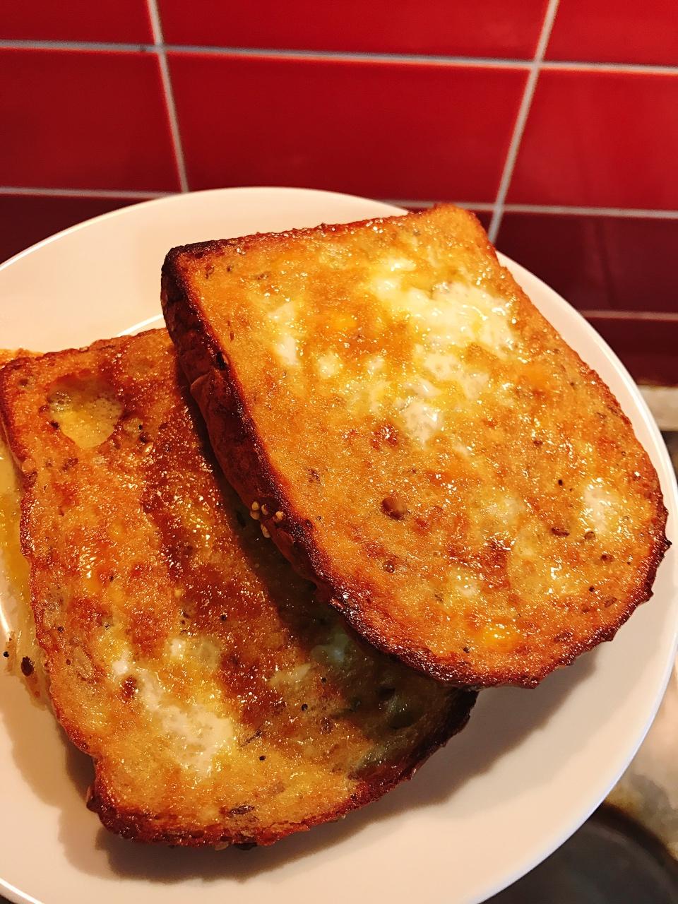 鸡蛋烤吐司的做法