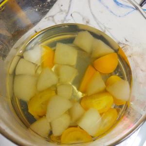 感冒好伴侣～冰糖橘梨饮的做法 步骤2