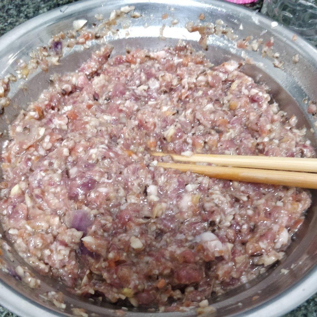 香嫩多汁鲜肉包子（香菇猪肉包）