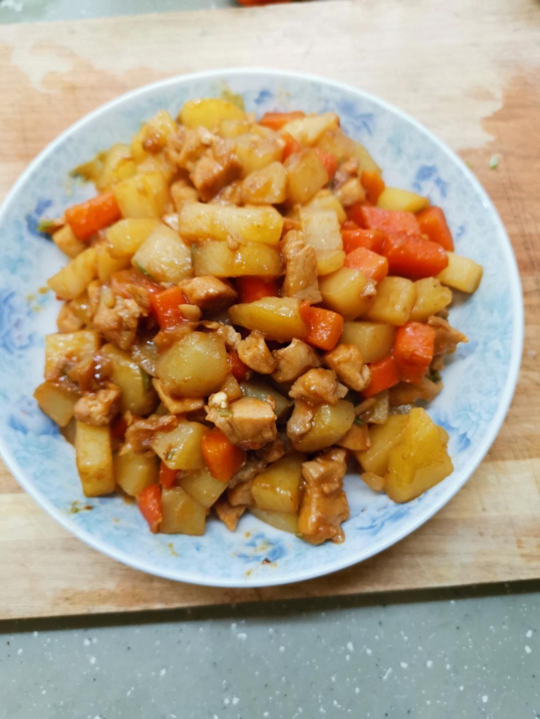 鸡胸肉焖土豆