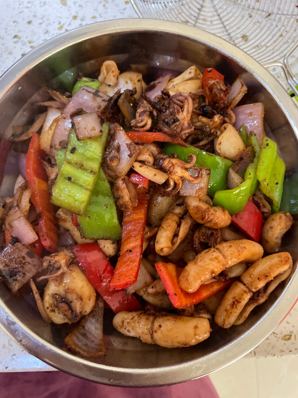 爆炒鱿鱼须，加上这一步，可以与铁板鱿鱼媲美