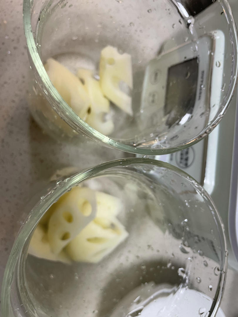 莲藕排骨汤【8月北鼎蒸炖锅食谱】