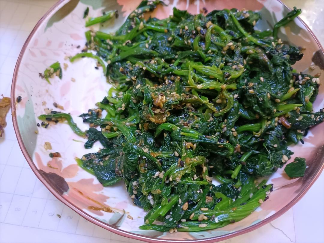 日式拌菠菜（味噌芝麻面拌菠菜）