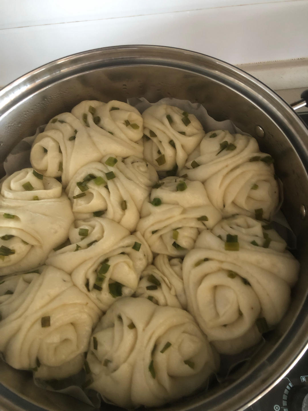 🌺椒盐葱香花卷🌺（操作简单，好吃又好看）