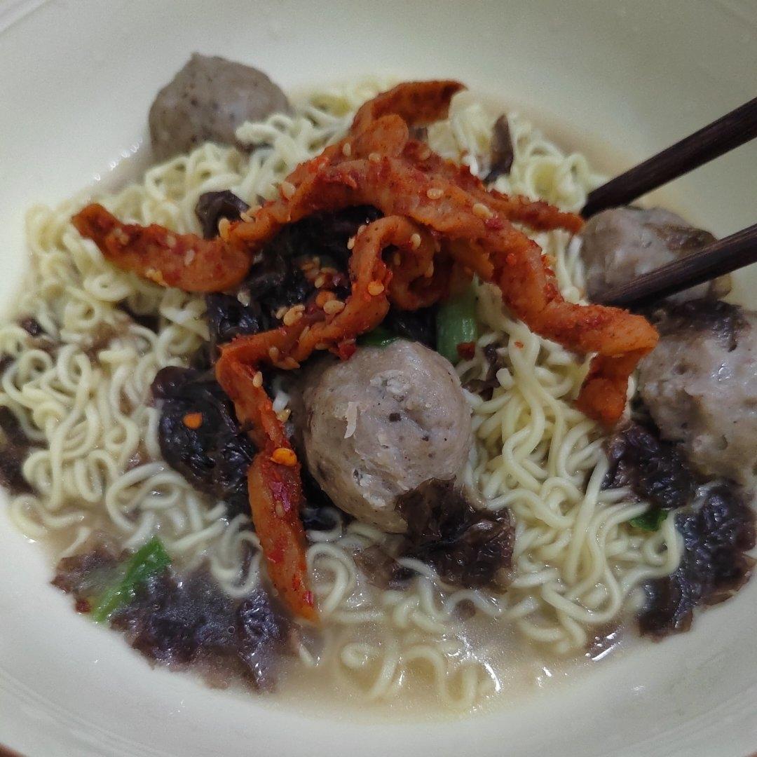 紫菜牛筋丸汤