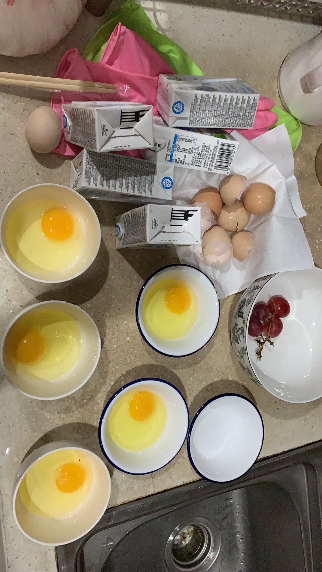 鲜奶炖蛋的做法 步骤1