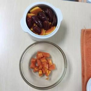 花胶皂角米莲子红枣炖木瓜冰糖的做法 步骤3