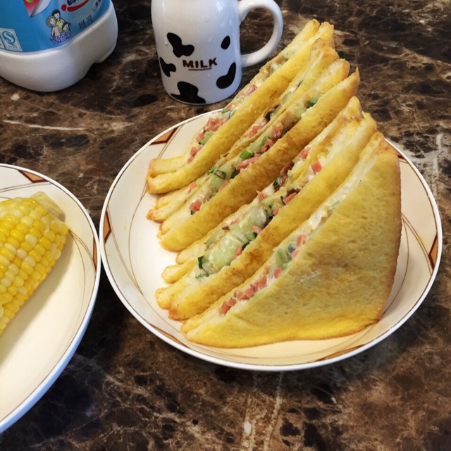 火腿煎蛋三文治