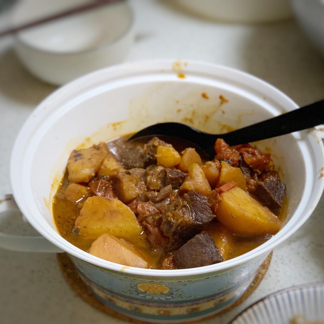 不放一滴水的番茄土豆炖牛腩（电饭锅版）