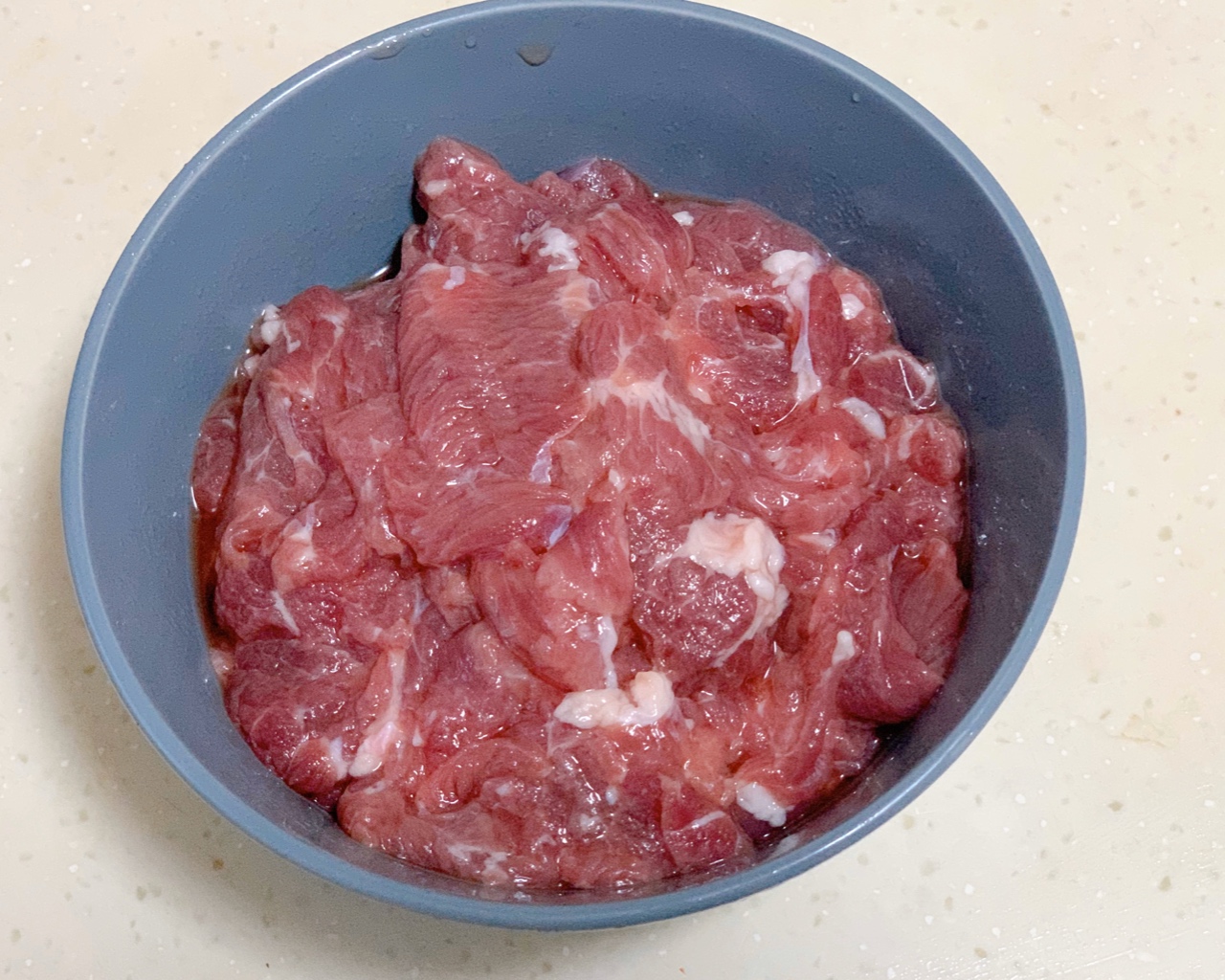 超下饭小炒牛肉的做法 步骤1