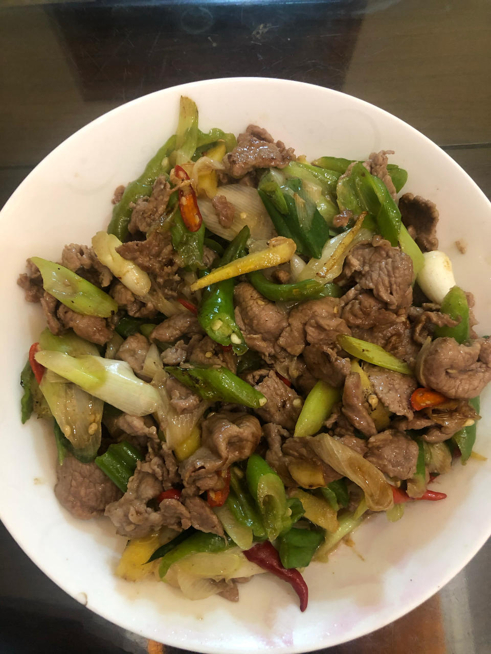 大耳朵叶叶做的葱爆羊肉