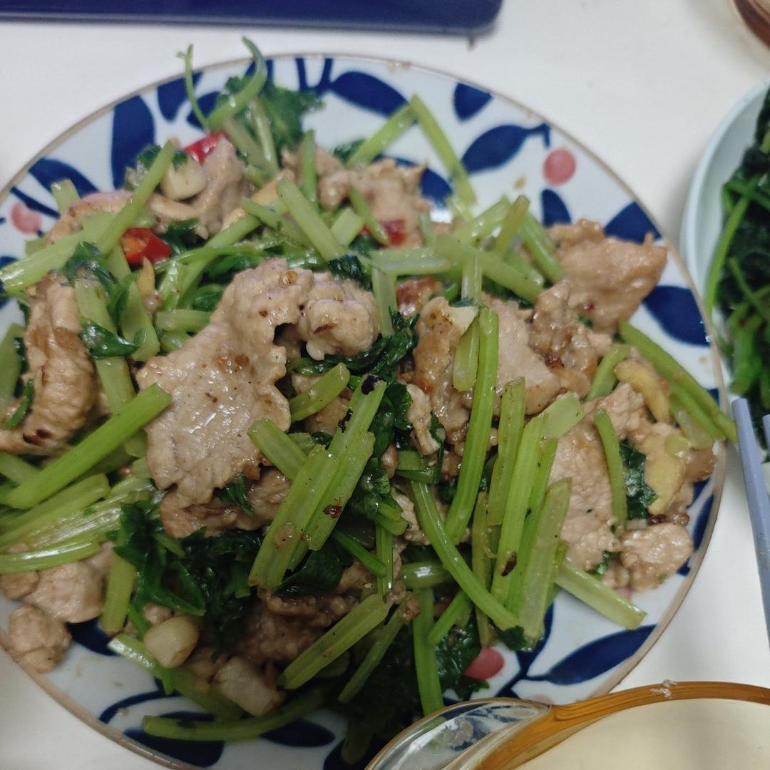 芹菜炒肉丝