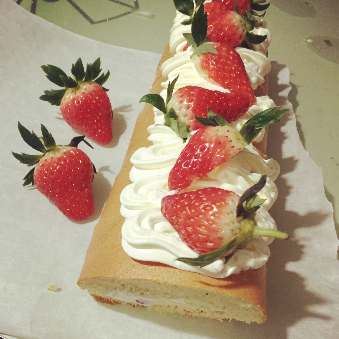 草莓奶油卷/O卷/小山卷