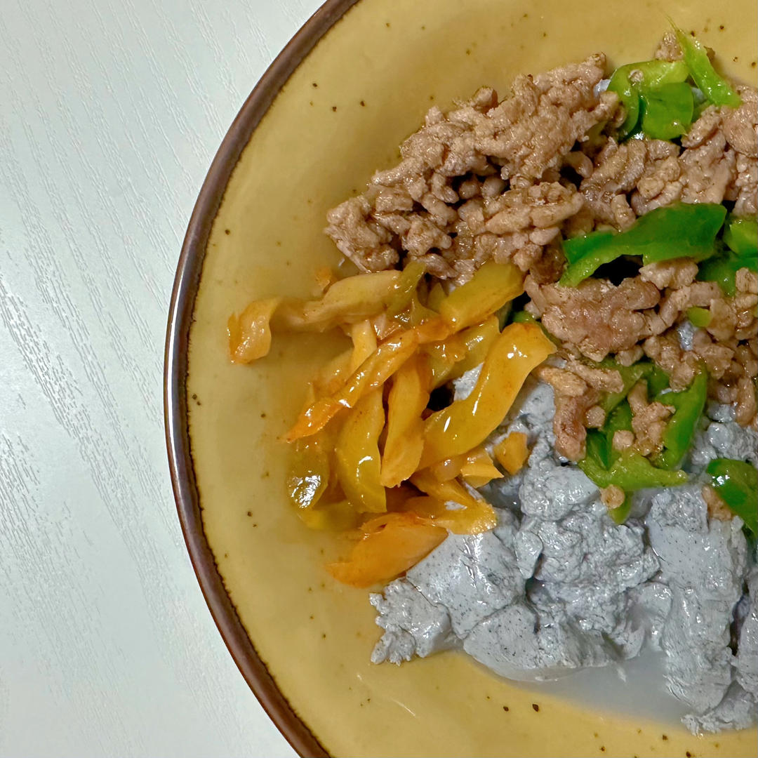 一人暮らしって何か食べよう