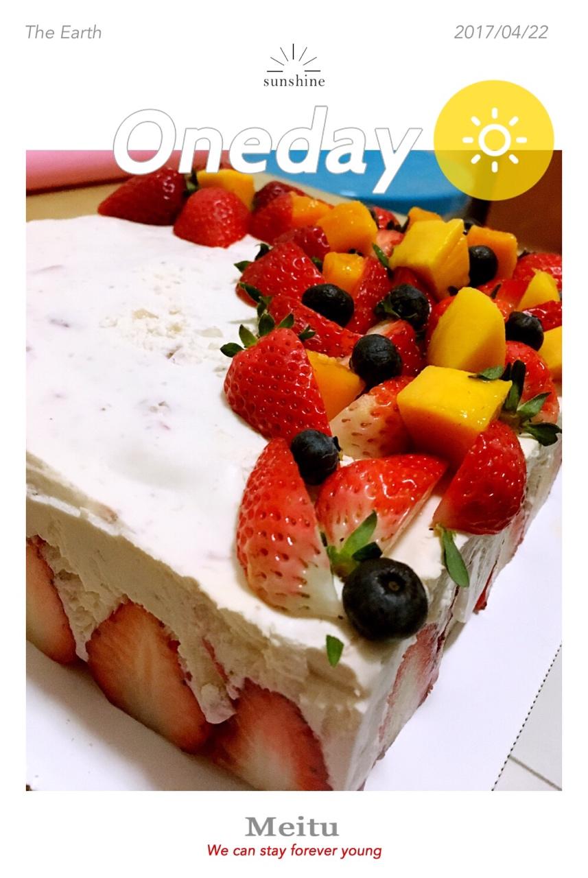 草莓乳酪慕斯蛋糕