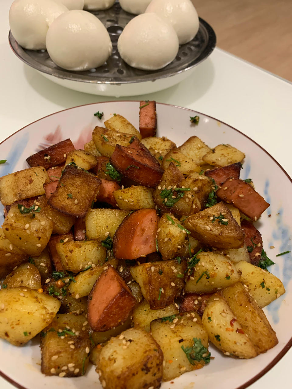 【孜然火腿土豆丁】