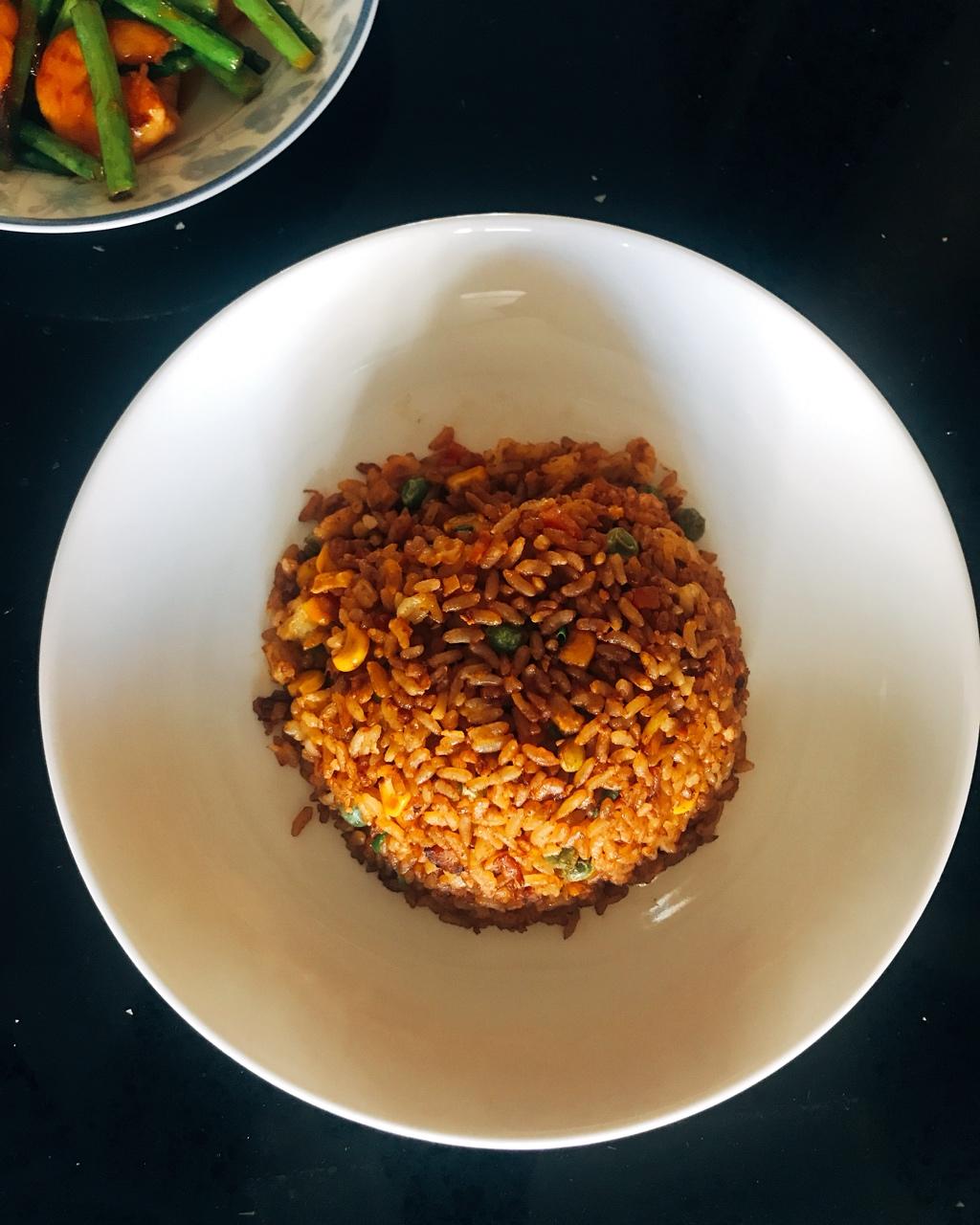 【鲜虾酱油炒饭】
