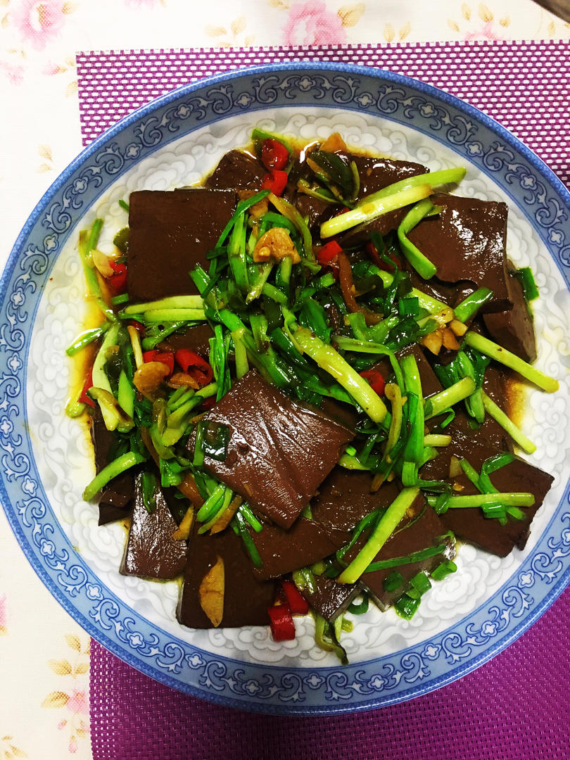 香辣鸭血煲