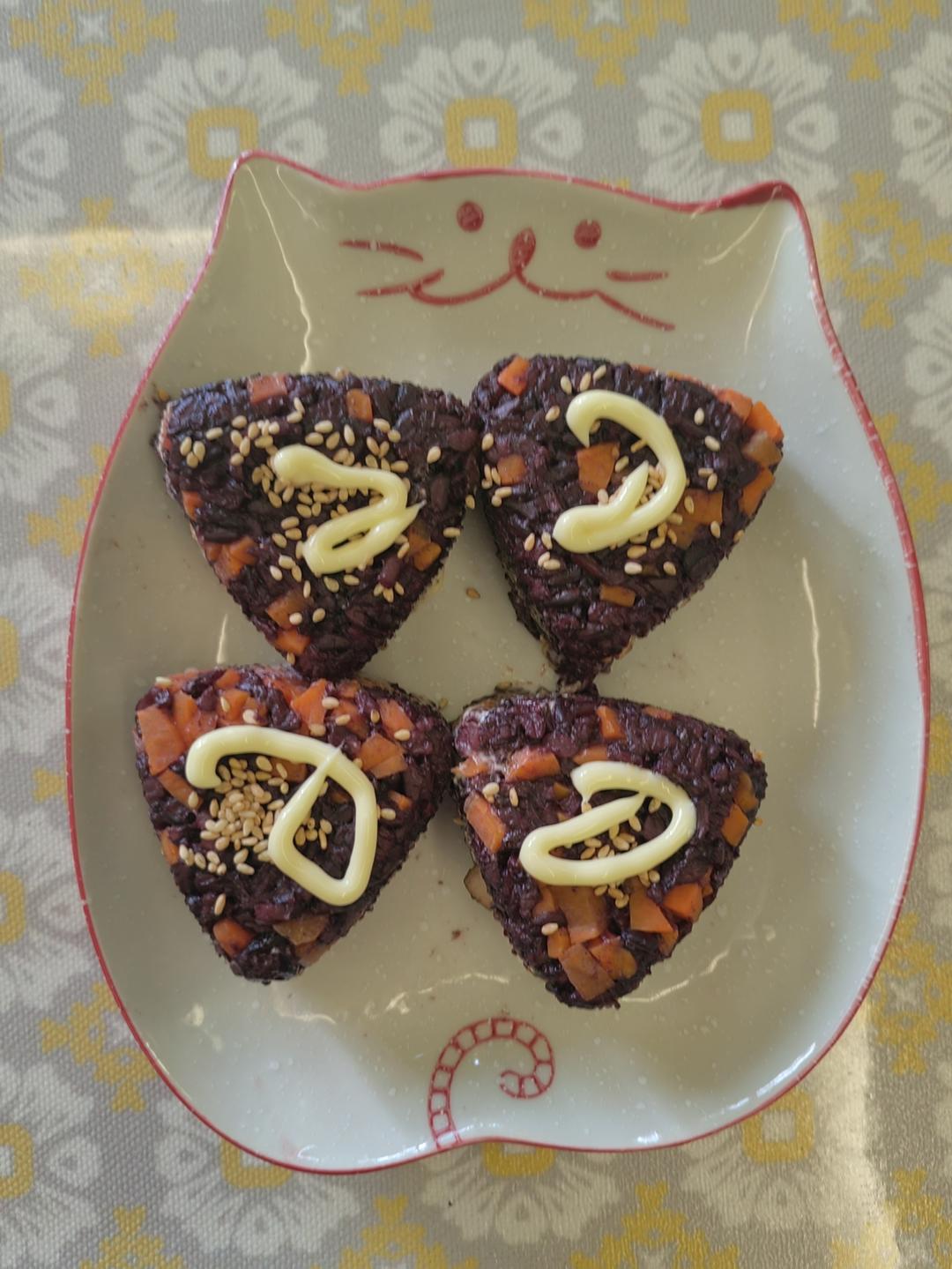 低脂好吃😋紫米饭团🍙好吃到爆炸💥