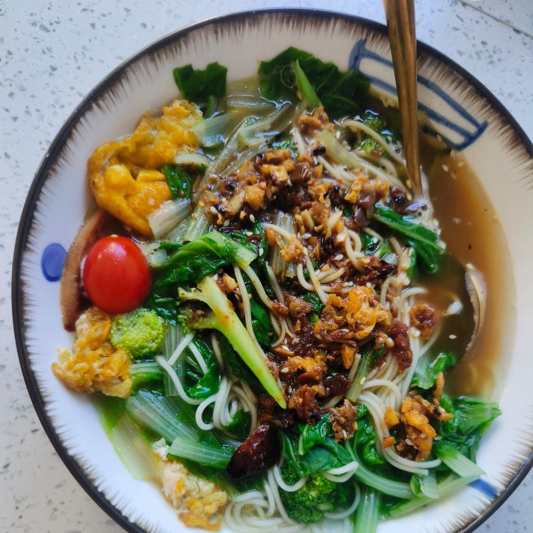 酸辣开胃❗️好吃到连汤汁不剩～酸汤面