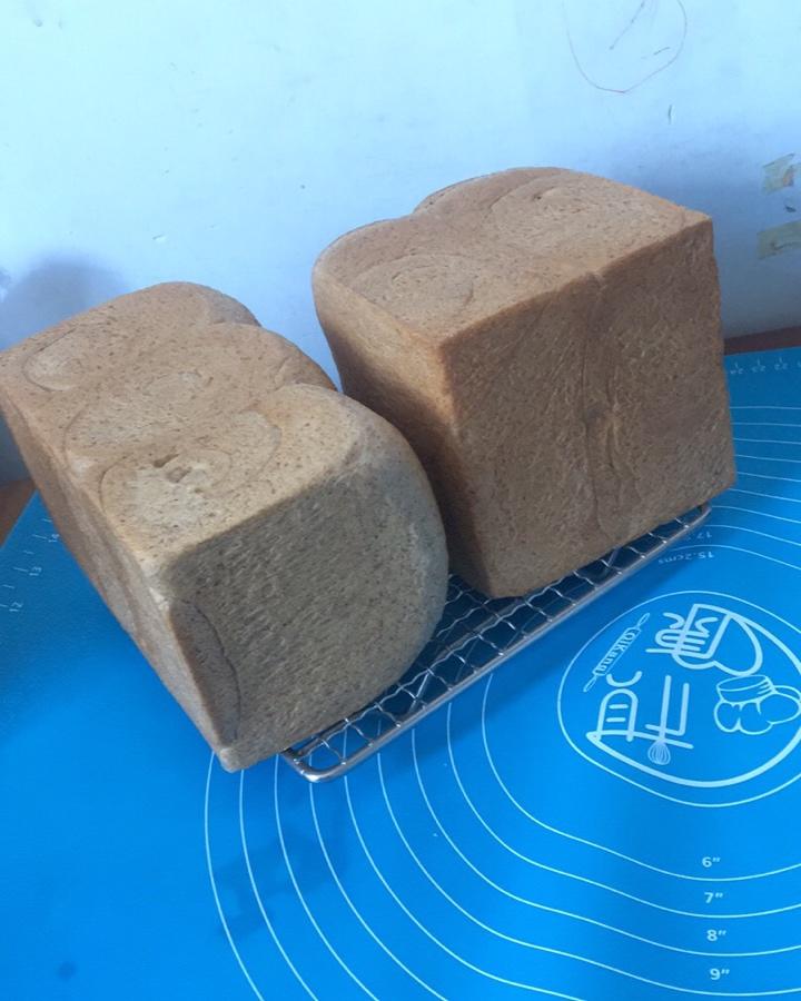 30%全麦吐司（一次发酵+面包机揉面版）