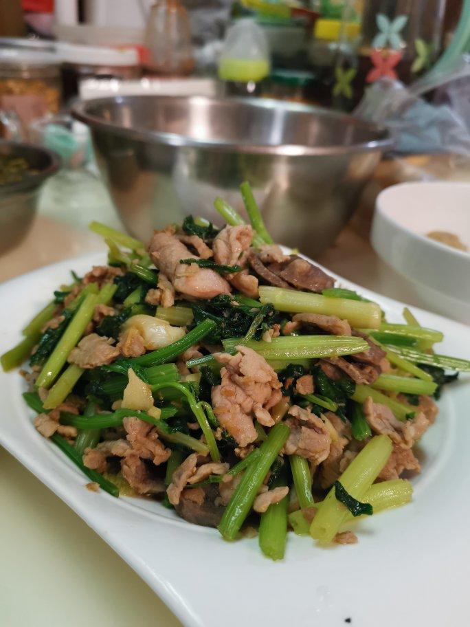 芹菜炒肉