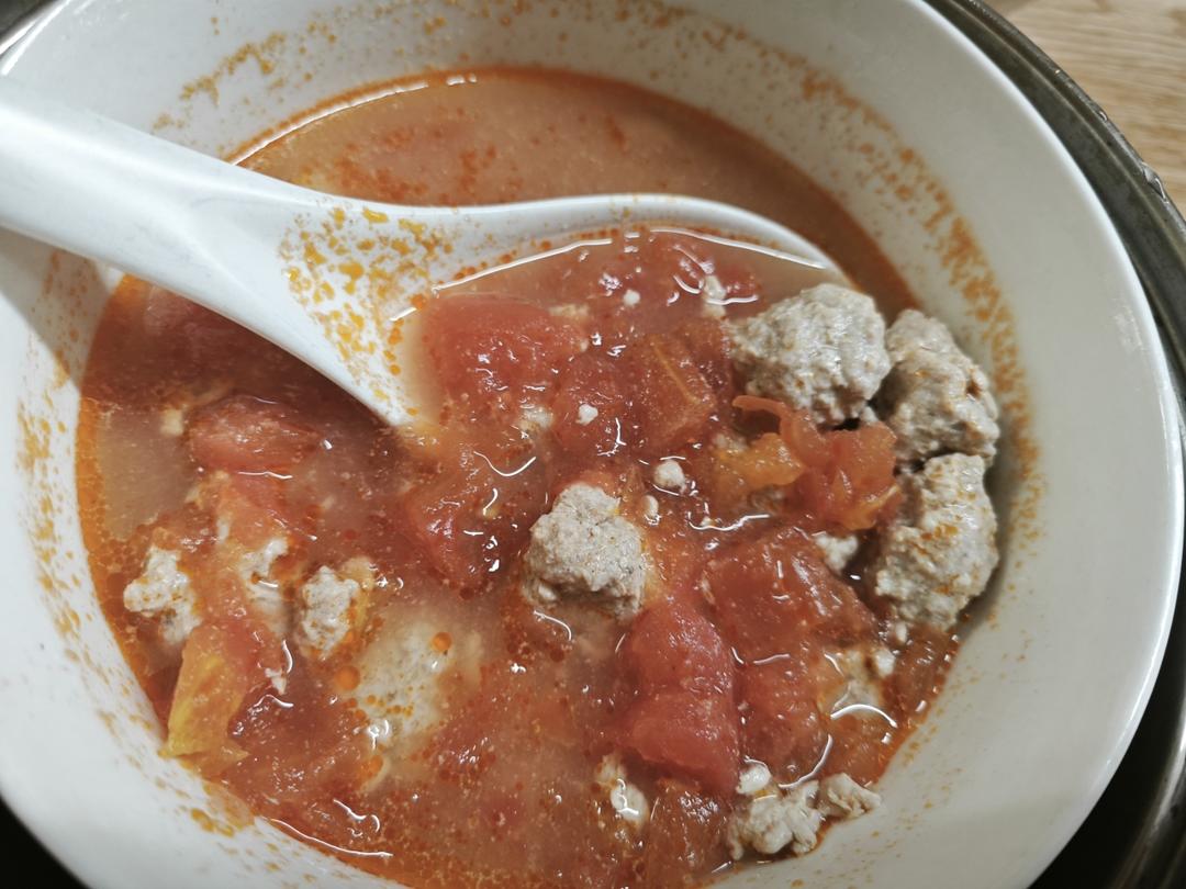 家传浓汤西红柿🍅猪肉丸子汤