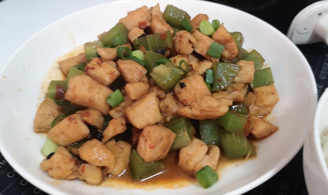 莴笋鸡丁(鸡脯肉)