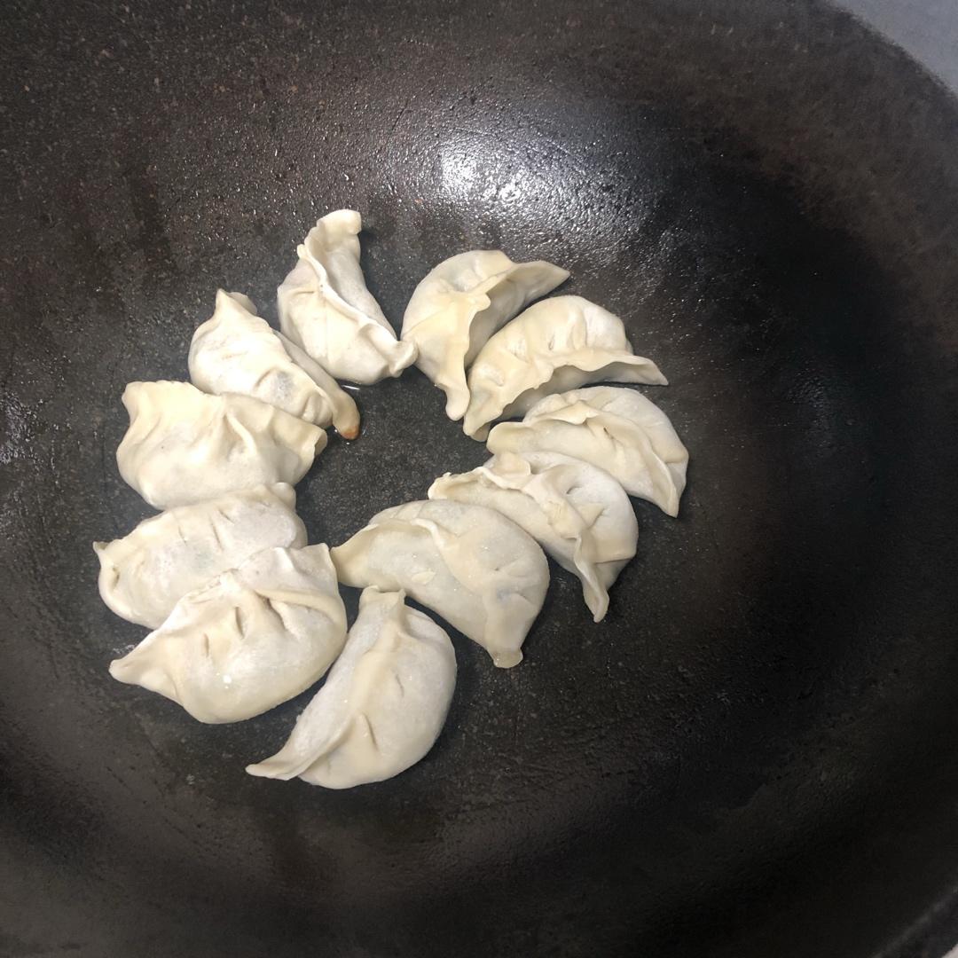 确保零失败 的日料店🥟冰花煎饺🥟