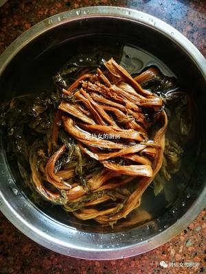 梅干菜酥肉烧饼，咬一口就香的么魂～的做法 步骤2