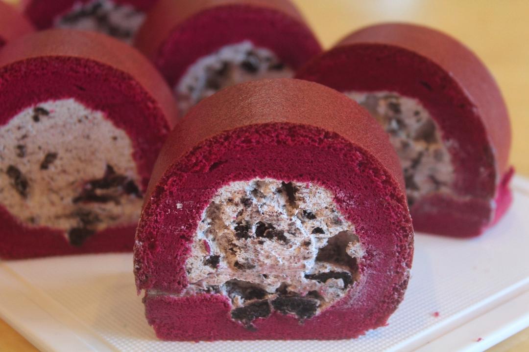 “小三卷”|小烤盘原味蛋糕卷，我也能随心所欲卷蛋糕啦（全程GIF动图示范）