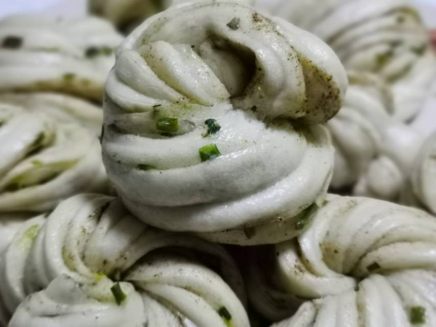 葱油花卷，一根筷子卷出漂亮的造型