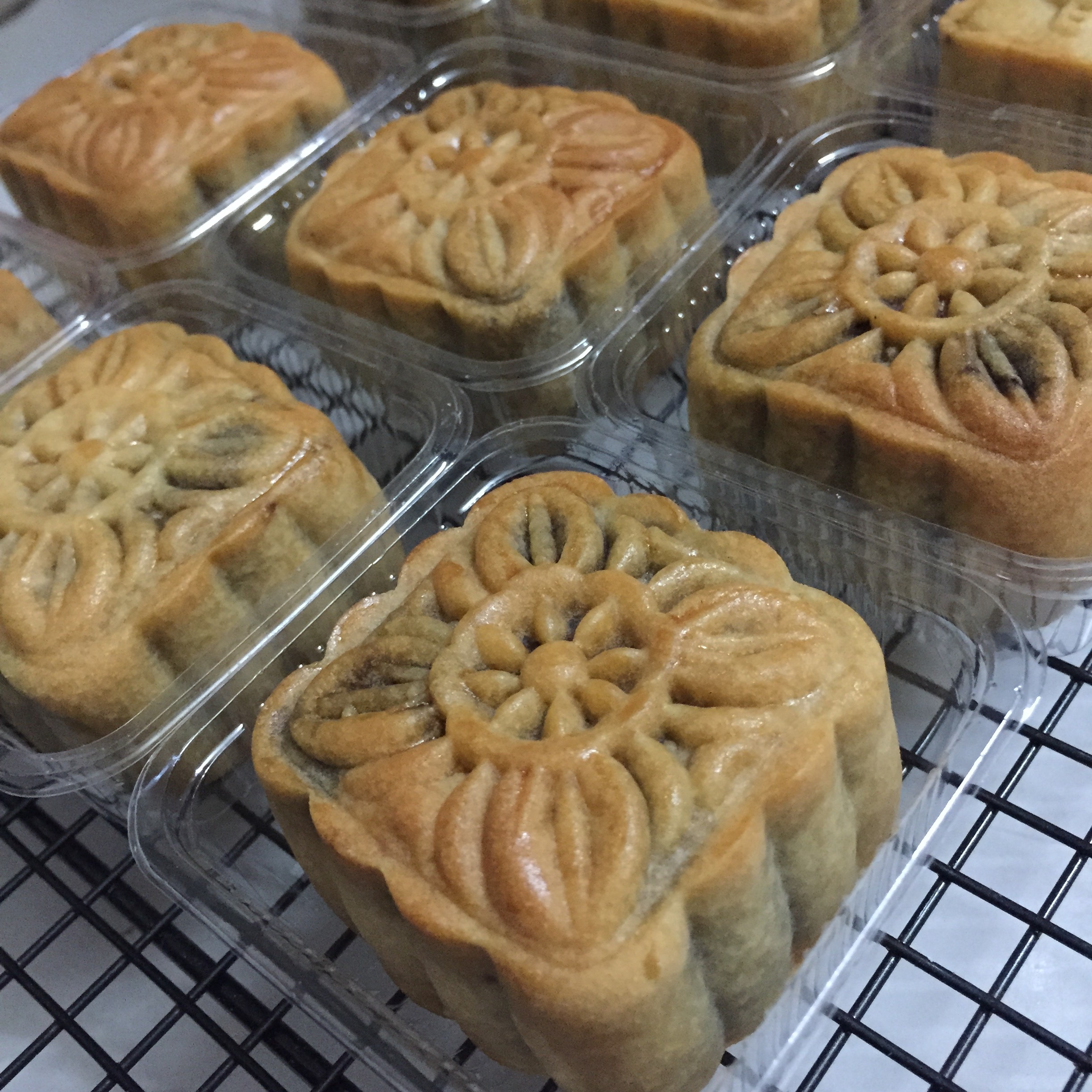 广式月饼—蛋黄莲蓉月饼