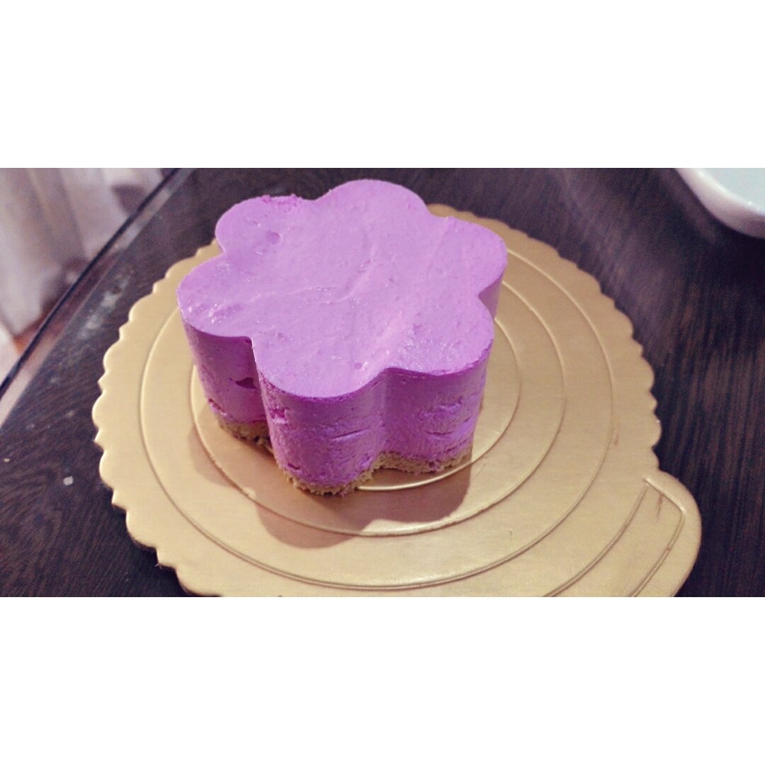 火龙果慕斯（小蛋糕）