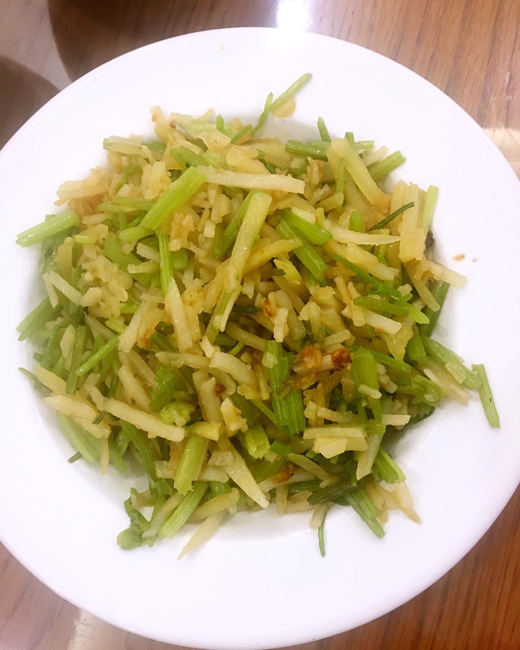 土豆丝炒芹菜