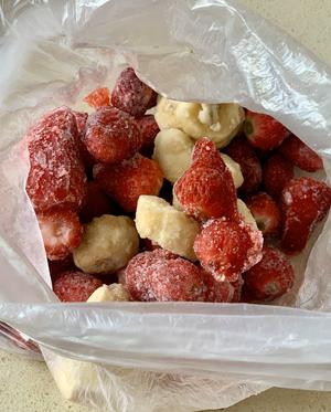 草莓冰激凌（苹果、芒果、香蕉冰激凌、水果雪泥）的做法 步骤4