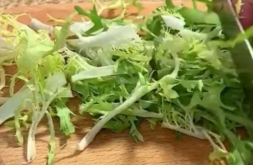 好吃不长肉的虾仁蔬菜沙拉的做法 步骤2