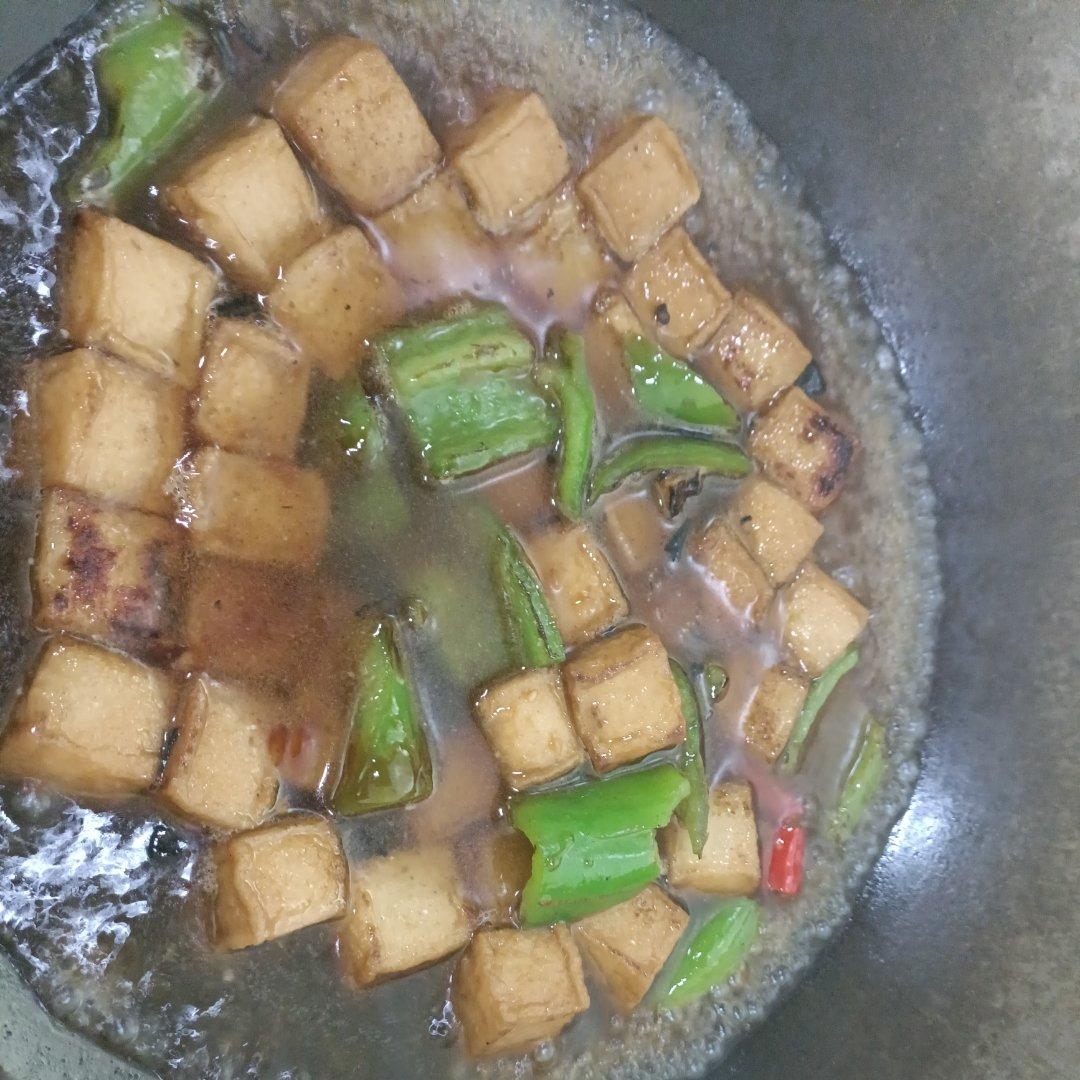 青椒炒鱼豆腐