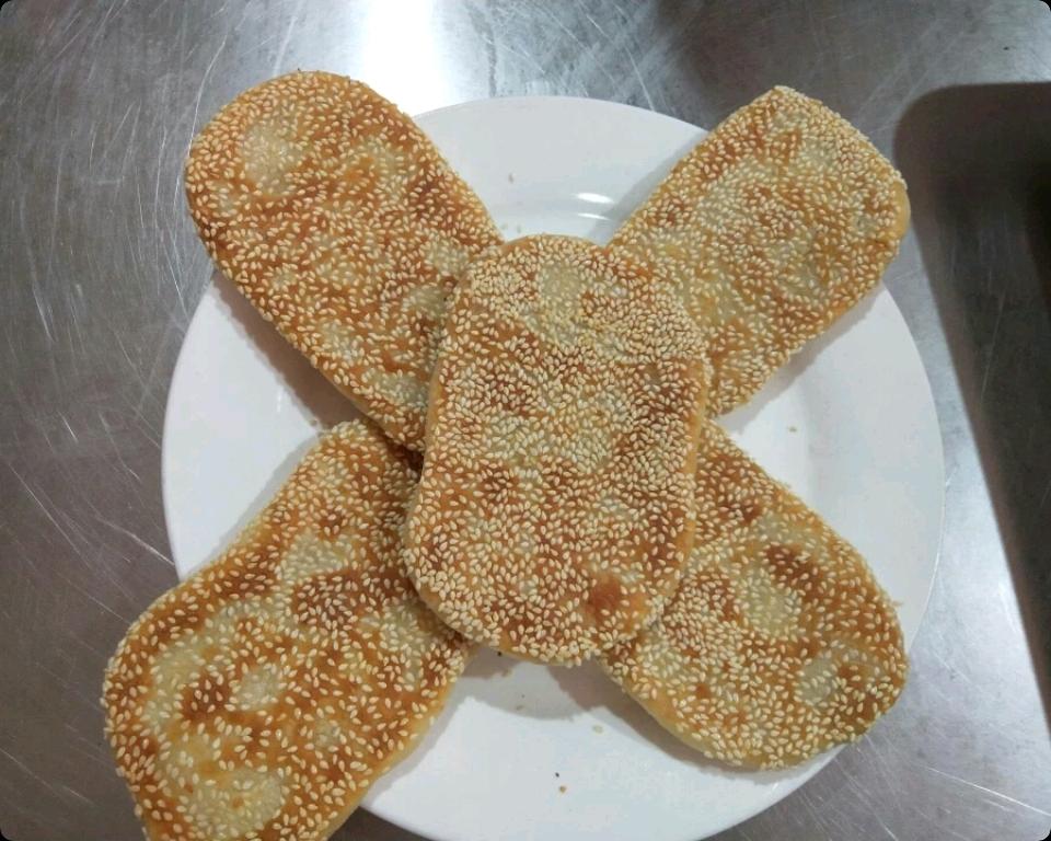 芝麻香酥饼的做法
