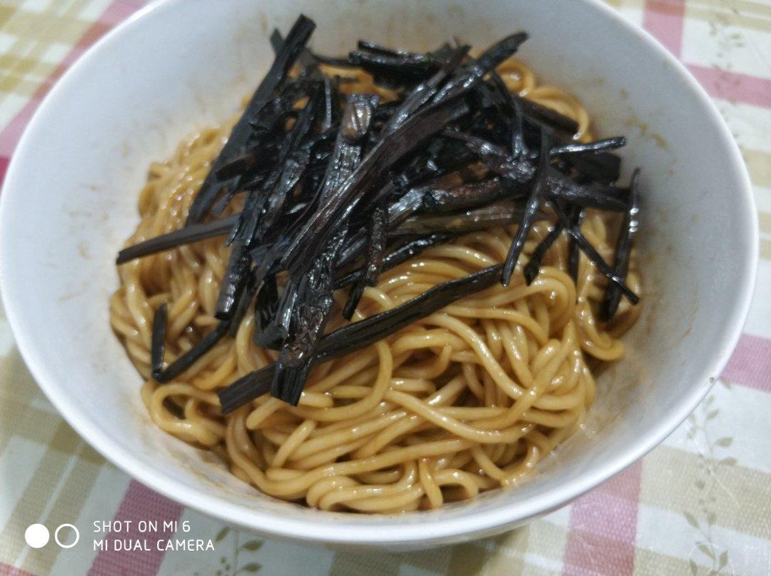 葱油拌面Spring Onion Noodles