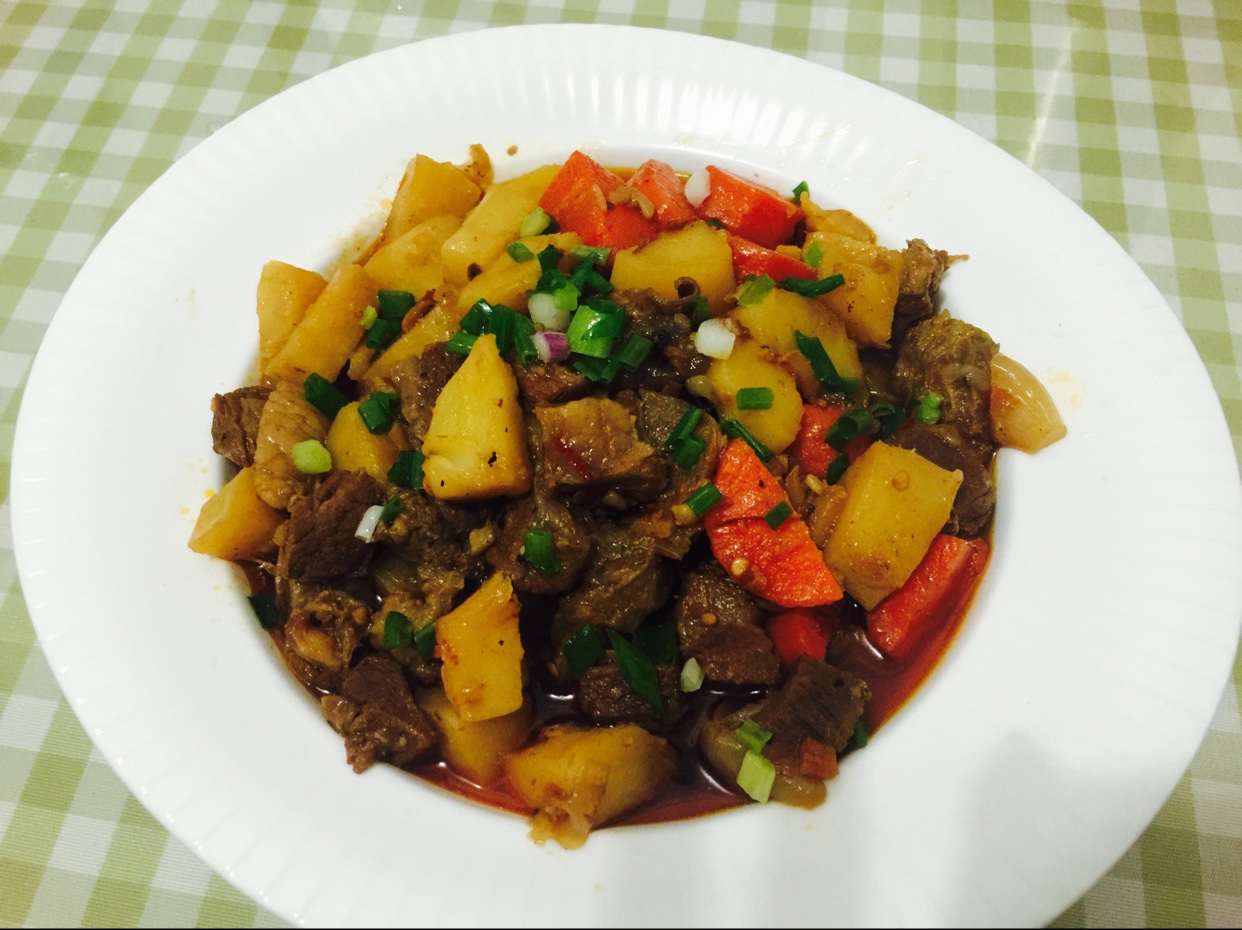 胡萝卜土豆烧牛腩