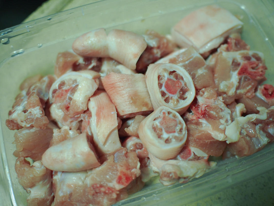 黄焖鸡【10月北鼎珐琅锅食谱】